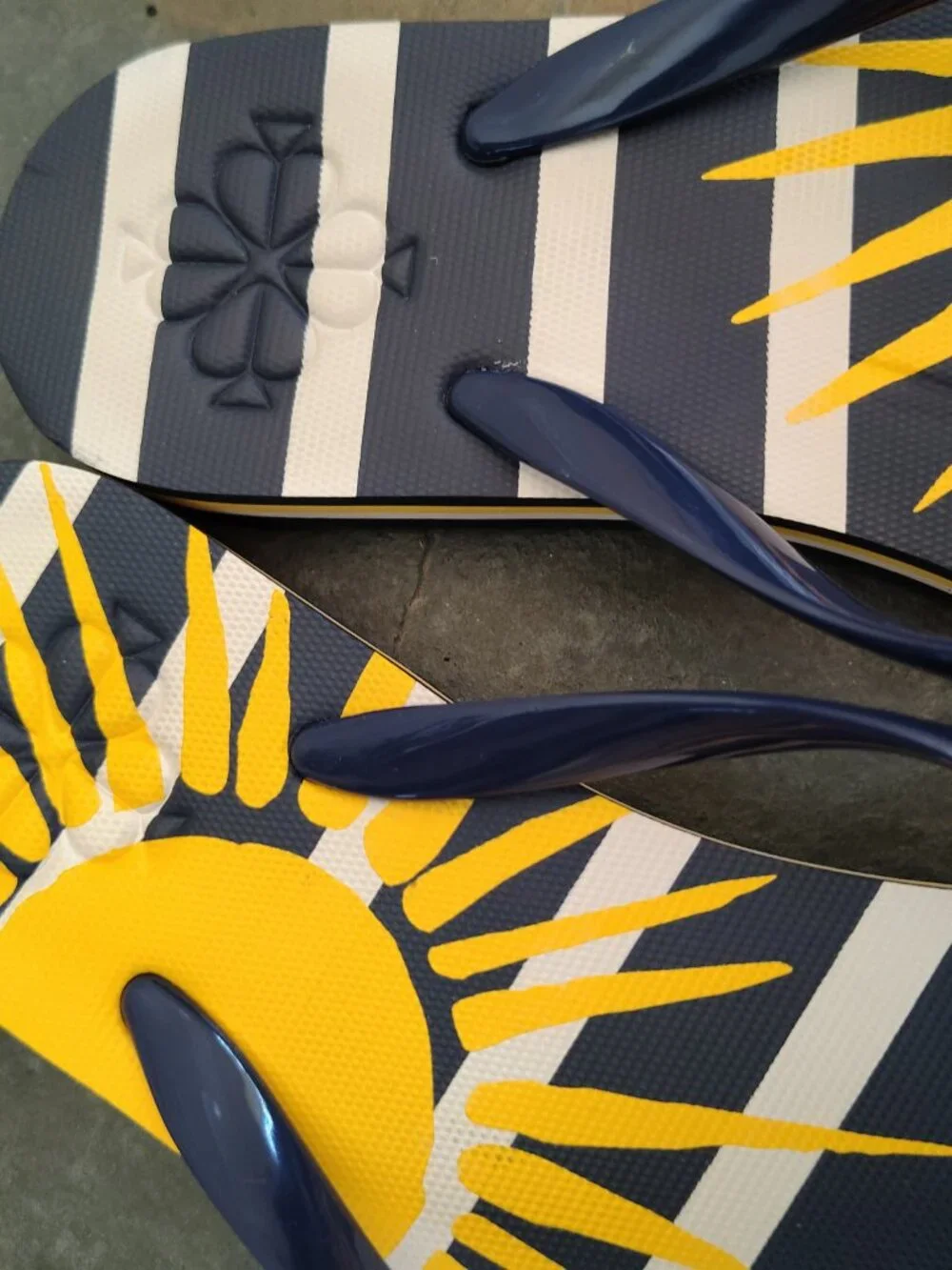 Kate Spade New York Flyaway Sun Flip Flop Sandal